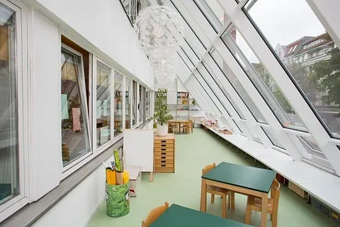 Kita St. Elisabeth, innen mit Überdachung